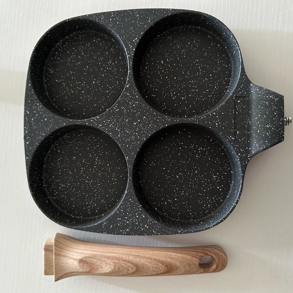 Non Stick Omelet Pan Waffle Pan Egg Cooker - Picture 2 of 8